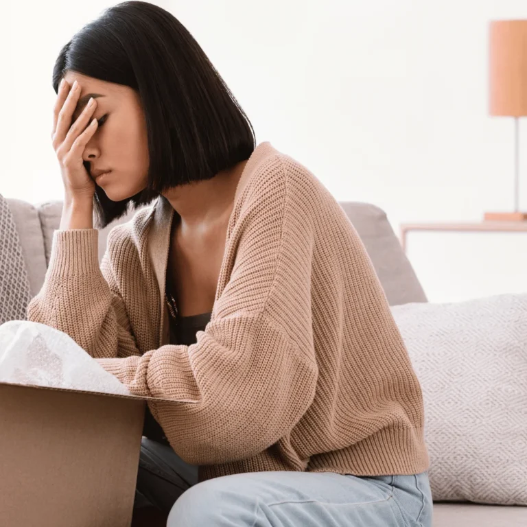 Estetik Cerrahi Seçiminde En Çok Yapılan Hatalar ve Doğru Doktoru Bulma Kılavuzu Estetik ameliyat sürecinde yapılan yaygın yanlışları gösteren görsel