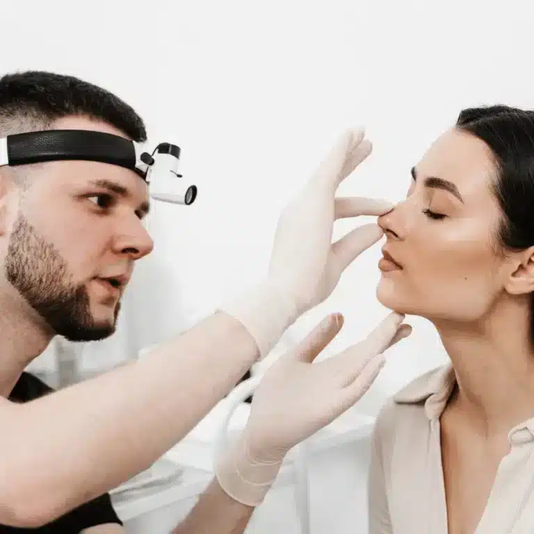 Türkiye’nin En İyi Burun Estetik (Rinoplasti) Doktorları Kimdir? | 2025 Kapsamlı Rehberi Burun estetiği alanında öne çıkan Türk estetik cerrahı