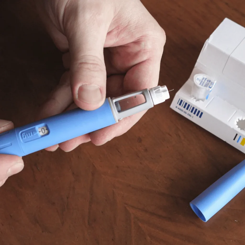 Ozempic ilacı ve enjeksiyon kalemi görseli